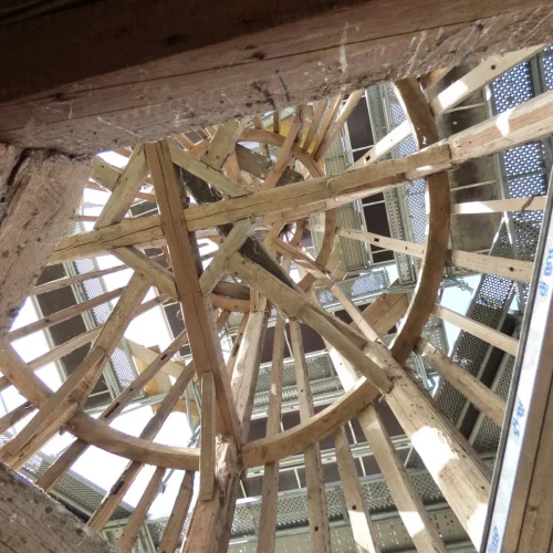 Rénovation vieille charpente bois